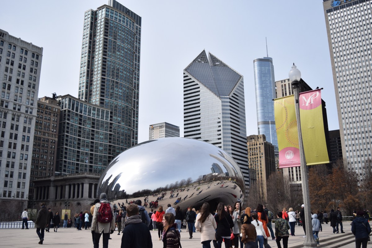 Cloud Gate in Millenium Park in Chicago