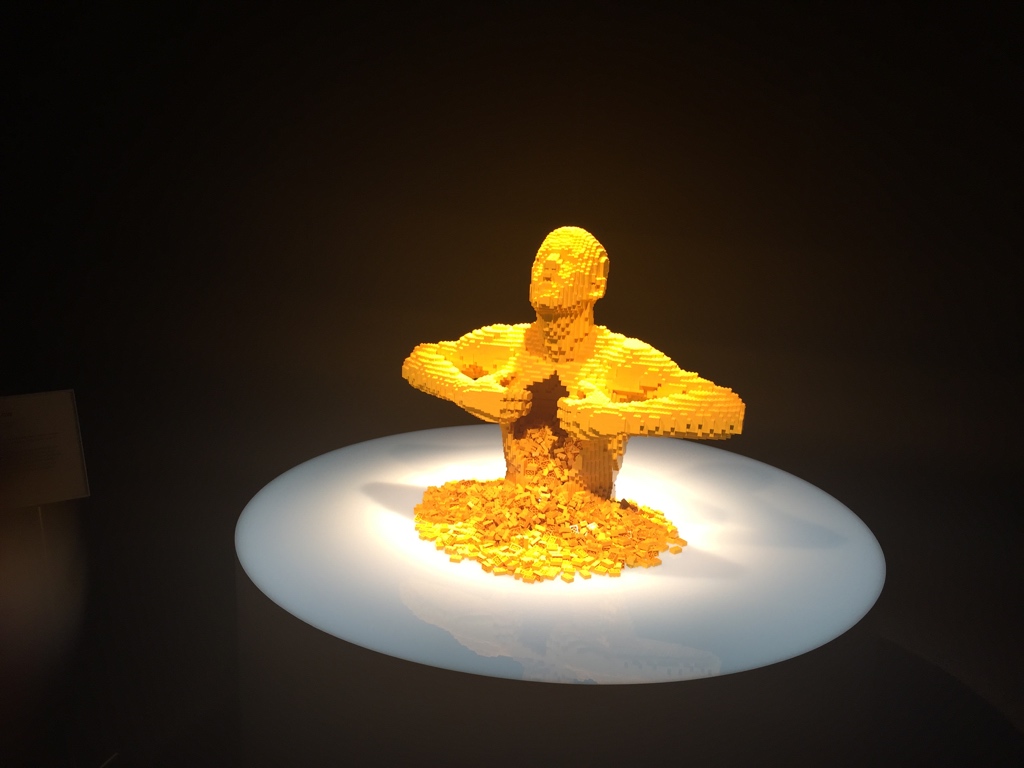 Czlowiek z klockow lego